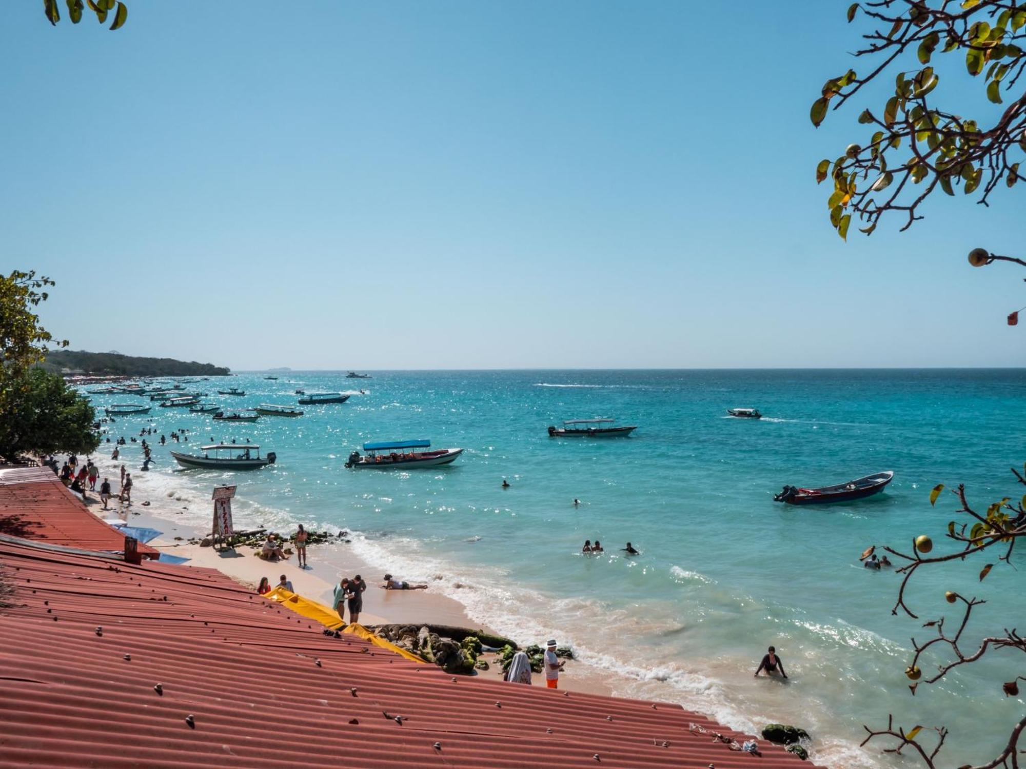 A Orilla Del Mar En Baru Vandrerhjem Cartagena Eksteriør bilde