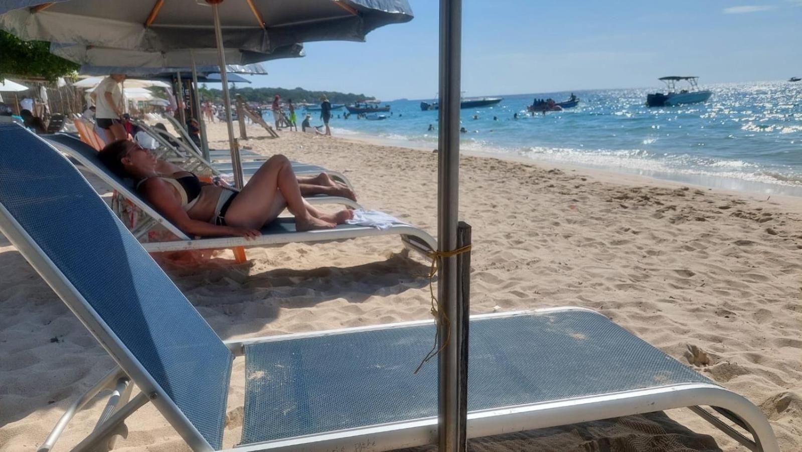 A Orilla Del Mar En Baru Vandrerhjem Cartagena Eksteriør bilde
